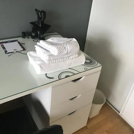 Privee Ubytování v soukromí Suresnes