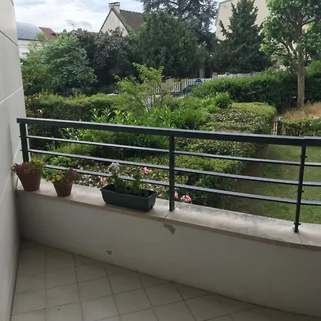 Privee Ubytování v soukromí Suresnes