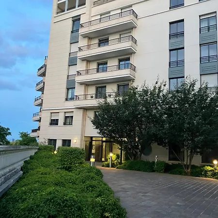 Δωμάτια σε οικογενειακή κατοικία Privee Suresnes