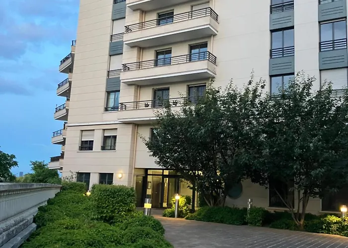 Privatunterkunft Privee Suresnes